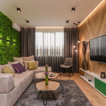 Urban Eden - Lux & Style, 2-Bedroom, 2-Bathroom Sofia Eksteriør bilde