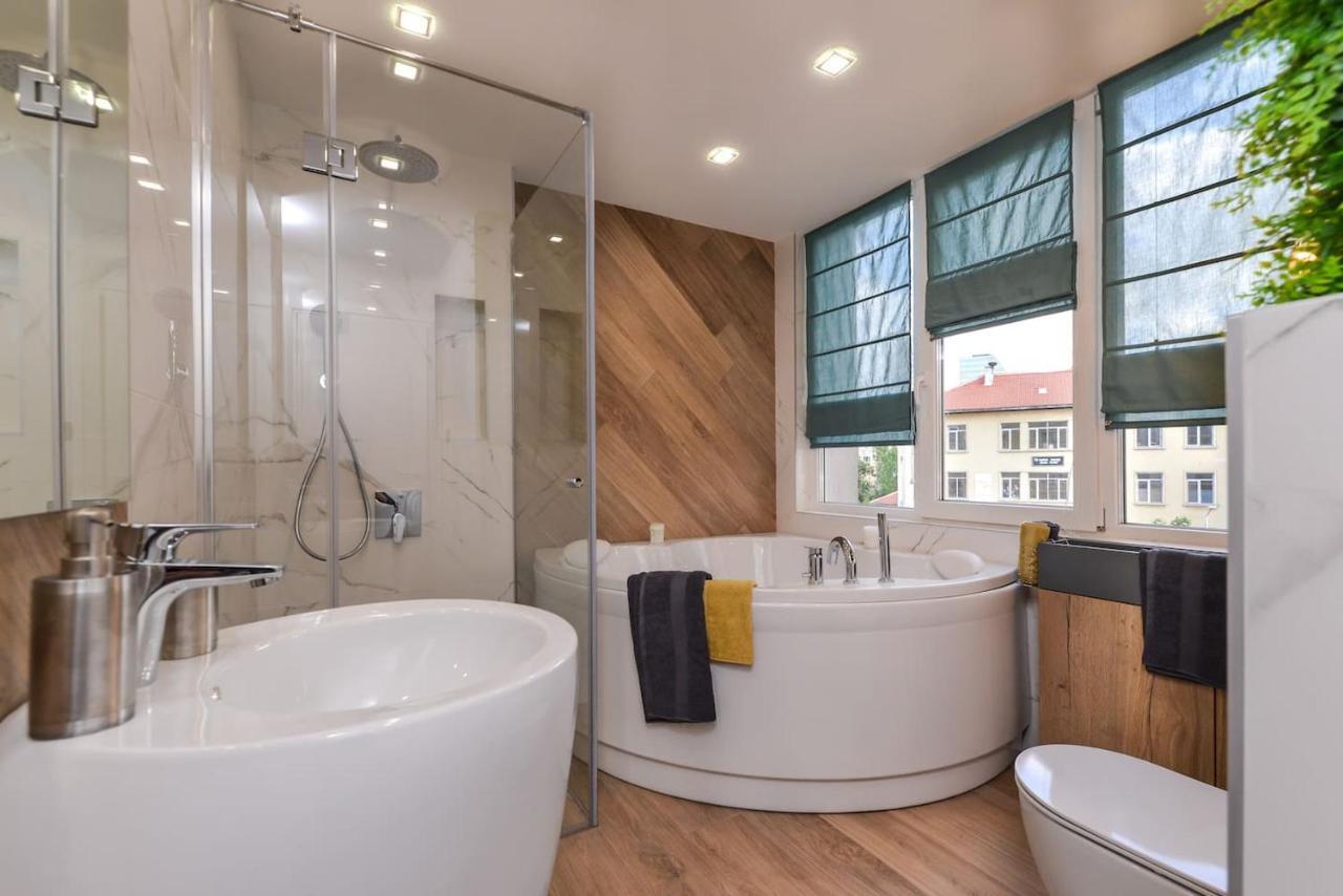 Urban Eden - Lux & Style, 2-Bedroom, 2-Bathroom Sofia Eksteriør bilde