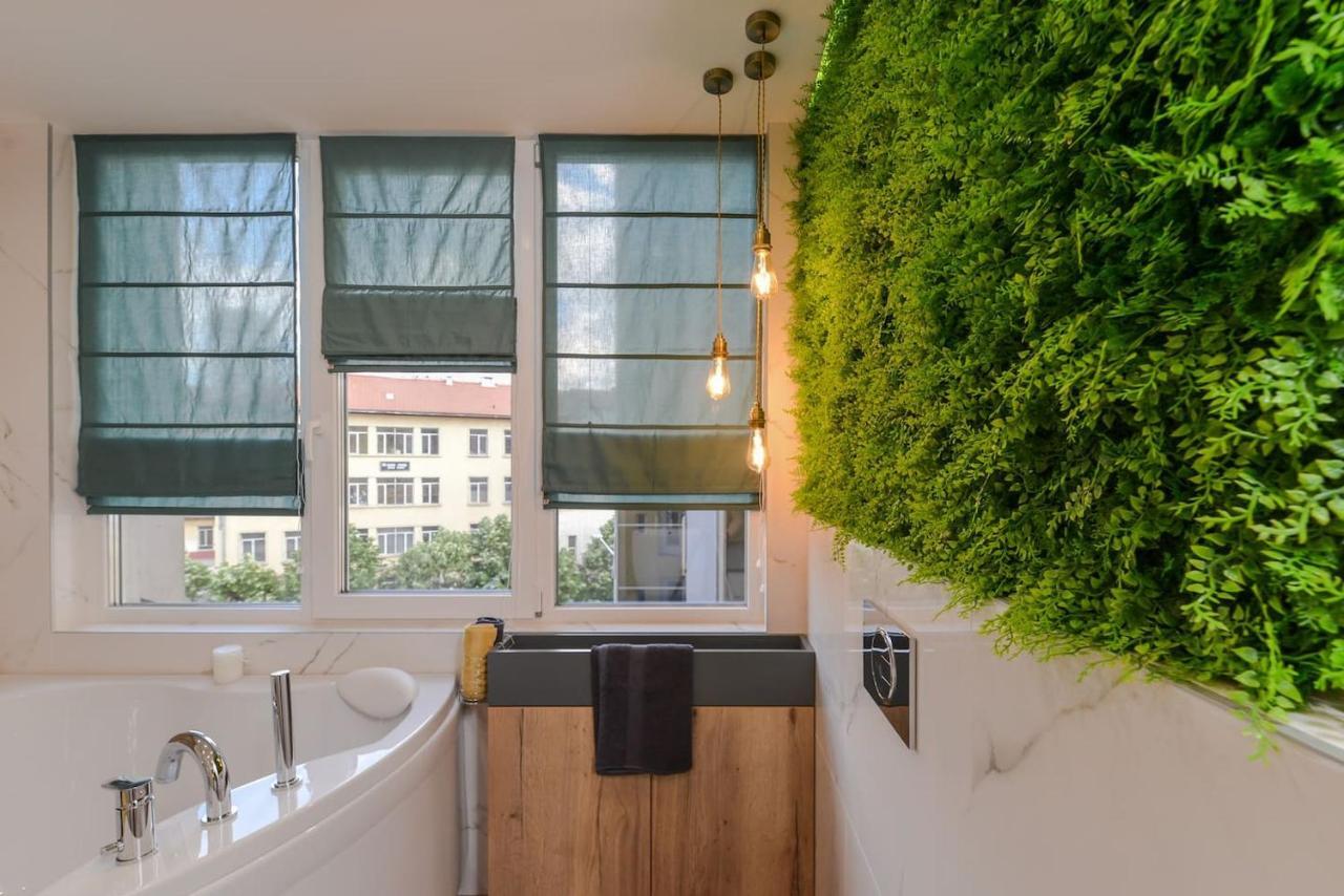 Urban Eden - Lux & Style, 2-Bedroom, 2-Bathroom Sofia Eksteriør bilde